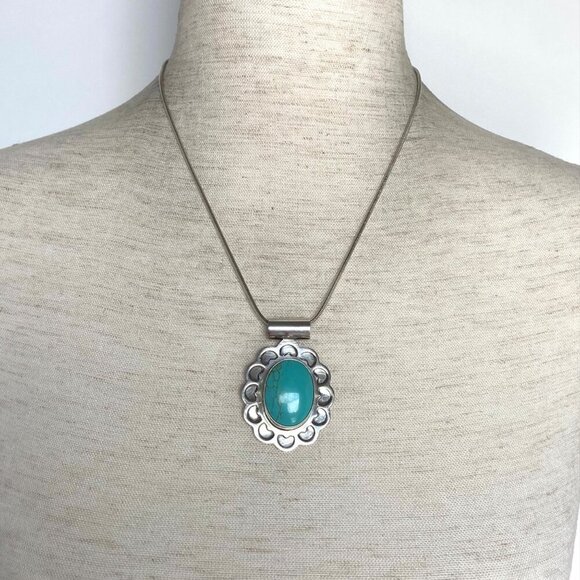 Sterling Silver 925 Mexico Large Oval Faux Turquoise Floral Pendant Necklace - Picture 2 of 16